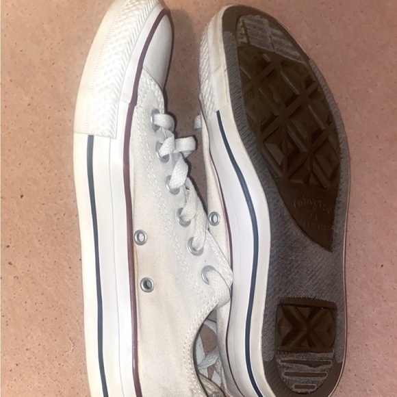 Low Rise Converse - Picture 2 of 3